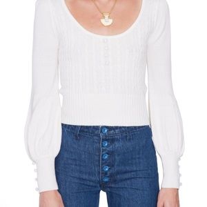 LOOKING FOR STAUD SHELLY TOP